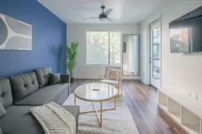 Charming 1BD - Pool, Gym, Parking, W-D - Sleeps 4